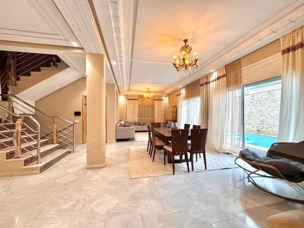 Villa de luxe à louer à Riyad. 5 chambres. Meublé