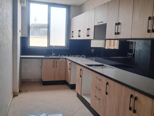 Nouvel appartement de luxe 3 chambres et salon, seul à l'étage