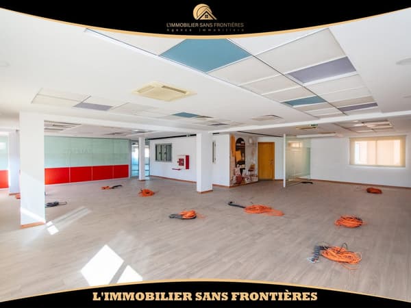 Verdieping van commercieel gebouw te koop in Guéliz, 443 m², Marrakech