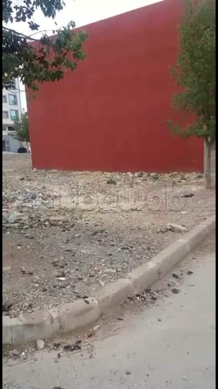 أرض تجارية