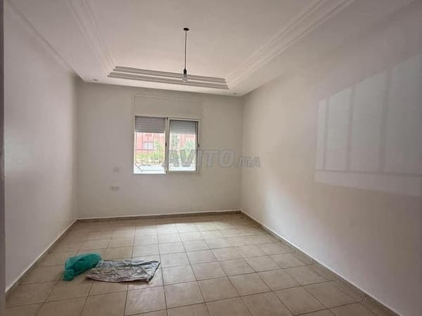 Leere Wohnung mit 3 Schlafzimmern und Wohnzimmer zur Miete in Marrakech