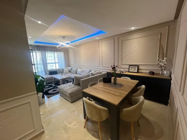 Huur dit appartement in Hay Riad. Totale oppervlakte 167 m². Gemeubileerd
