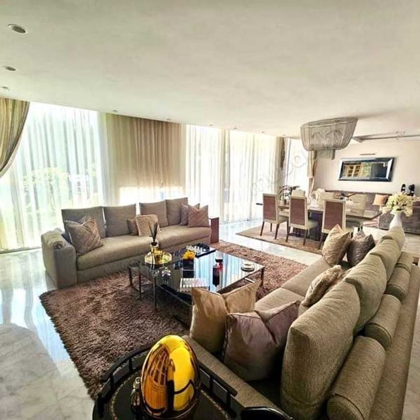 Villa à Louer de 610.0 m² à Bouskoura, Ville Verte