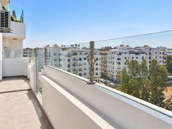 Location Superbe Appartement 3chambres étage élevé avec terrasse Racine, Casablanca