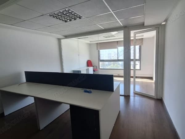 Joli plateau bureau à vendre très bien situé à Bourgogne
