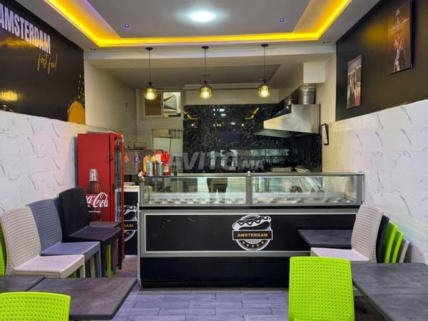 مطعم مساحته 76 م² بملكية كاملة للبيع مع إمكانية البناء بأربعة طوابق