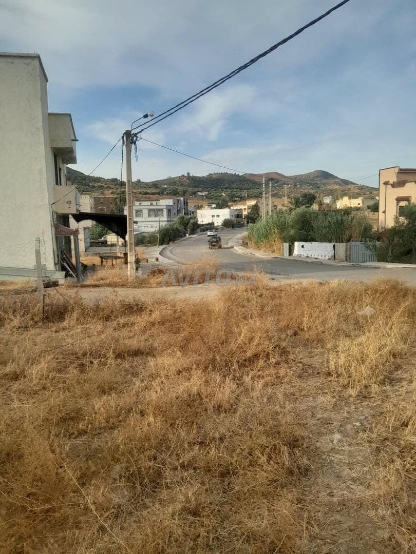 منزل للبيع مع أرض
