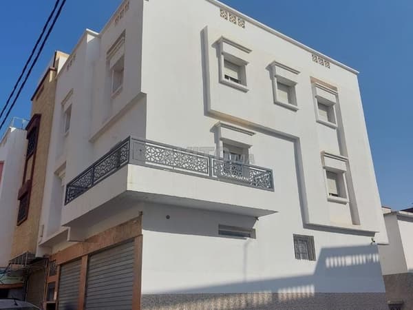 Maison commerciale à vendre dans le quartier Al Huda