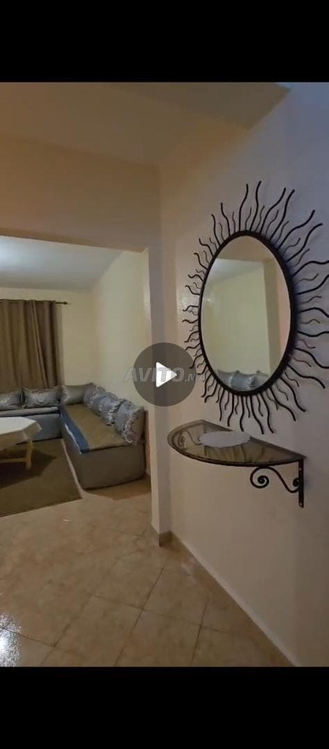 Appartement avec meubles neufs et élégants
