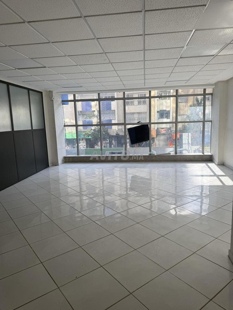 Oficina en alquiler, fachada Av Diouri