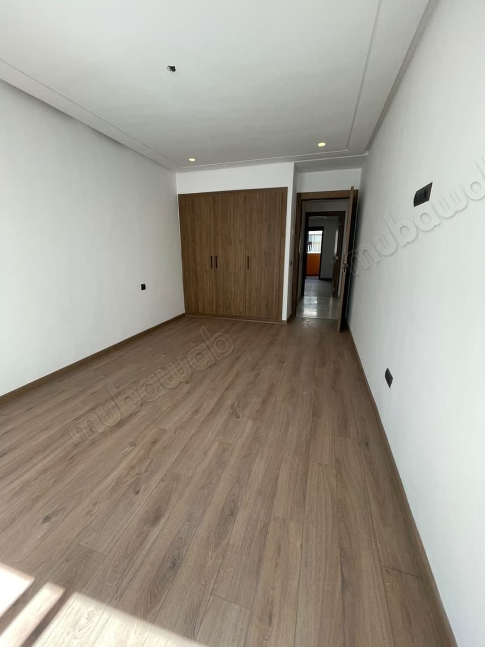 Appartement te huur in Oasis. 3 slaapkamers. Gepantserde deur, traditioneel Marokkaans lounge