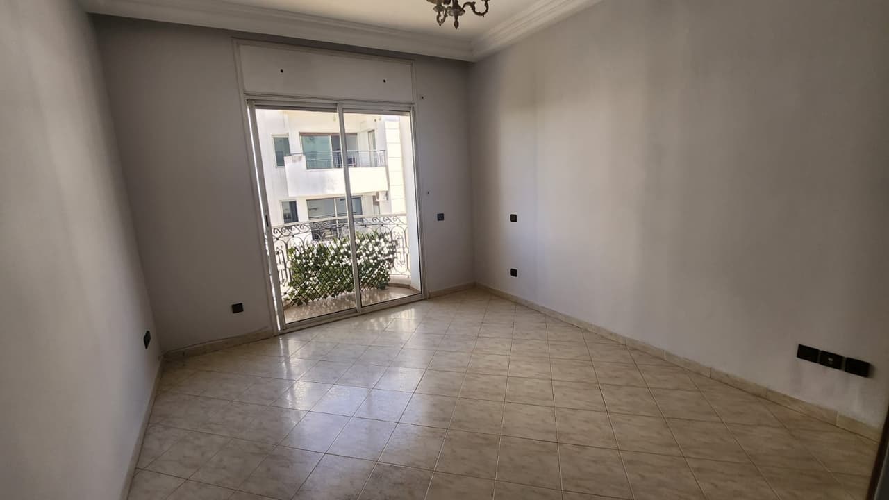 SPACIEUX APPT VIDE EN LOCATION - RACINE-