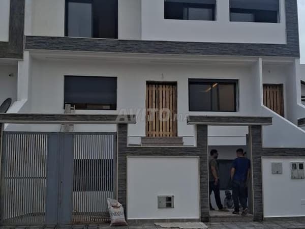 Étage de villa sur une voie de 20 m