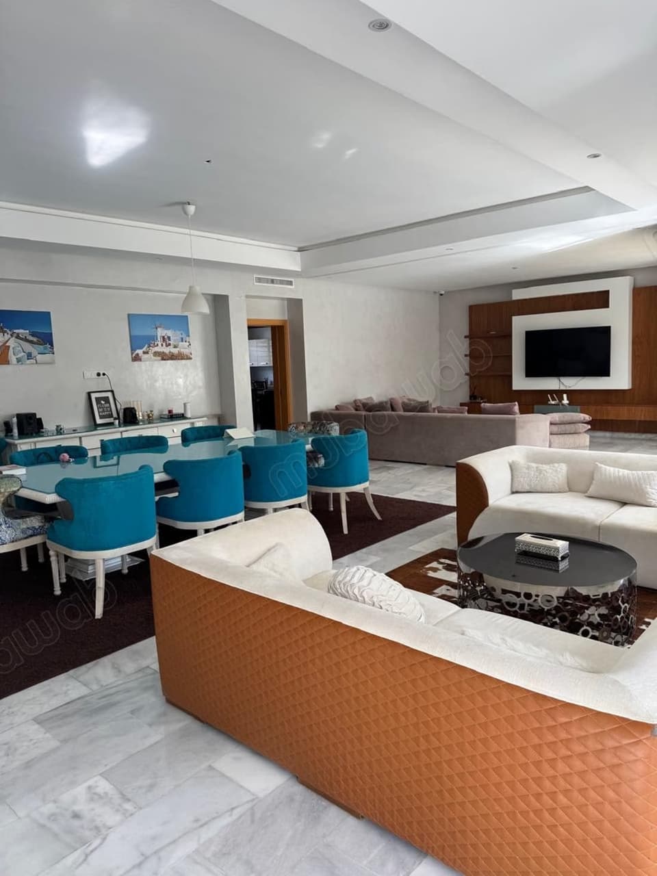Belle villa à louer à Manzeh, Route Zahir, communauté de Manzeh. Superficie 800 m²…