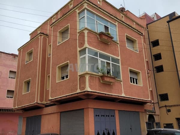 Apartment in Aïn Chock, 3 façades and 2 shops