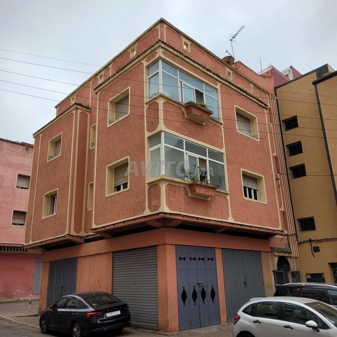 Apartment in Aïn Chock, 3 façades and 2 shops