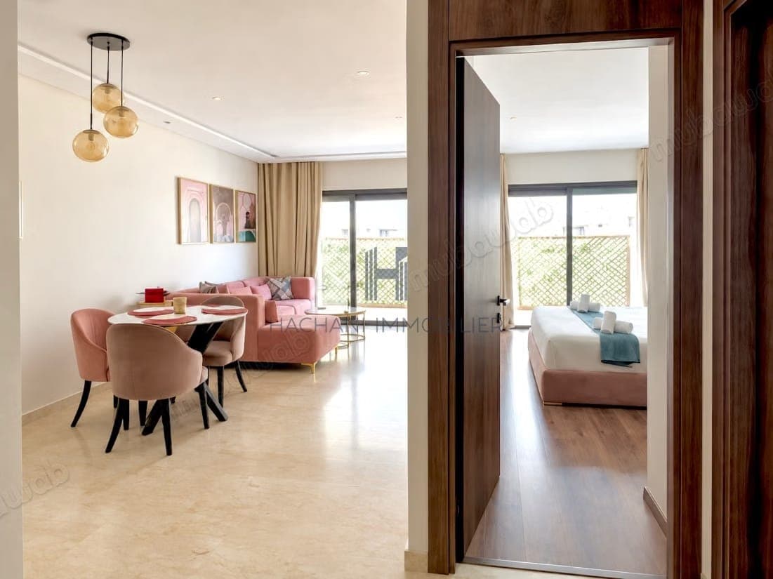 Appartement à l'achat à Bourgogne Ouest. 2 grandes pièces. Bien meublé