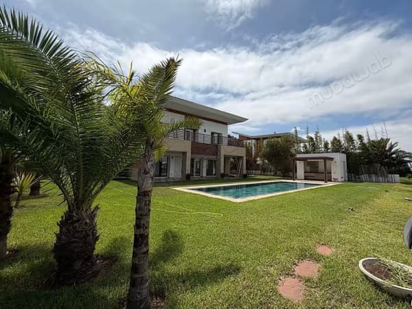 Prachtige villa te huur 52 000 dhs lang termijn voor golfbaan