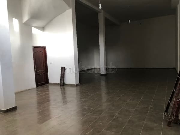 Magasin avec 2 rideaux à Dar Bouazza