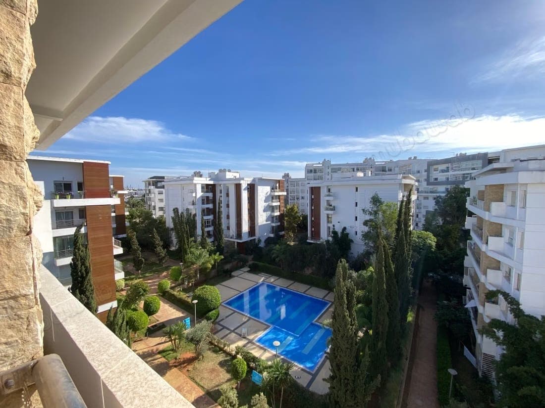 Location d'un appartement à Riyad. 4 pièces confortables. Parking et ascenseur
