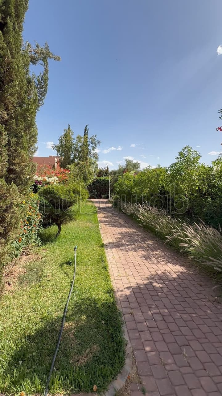 Te Huur – Gemeubileerde Luxe Halffrijstaande Villa in Beveiligde Wooncomplex in Marrakech