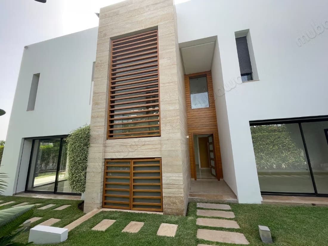 Villa te huur in Bouskoura ville verte 570M2
