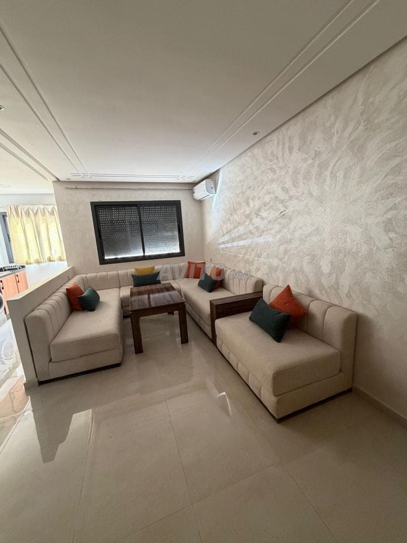 Joli appartement neuf avec piscine et parking