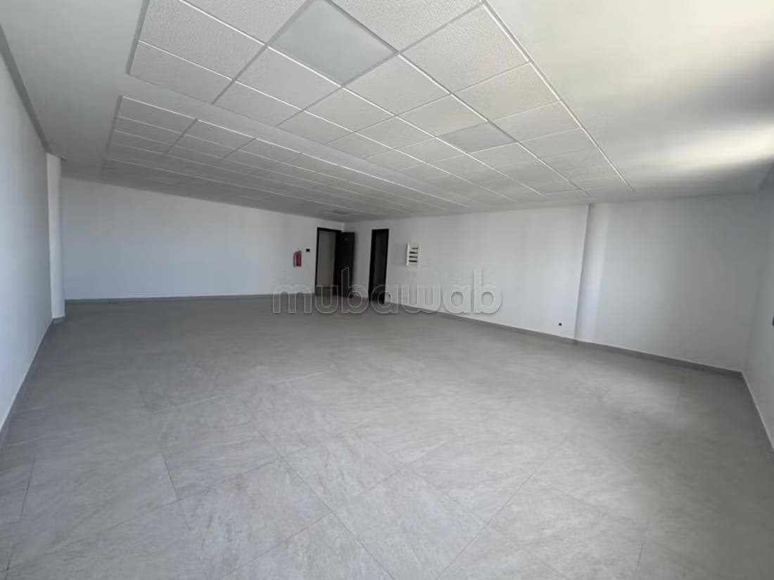 Bureau Prime Neuf 810 M² En Location Sur CFC