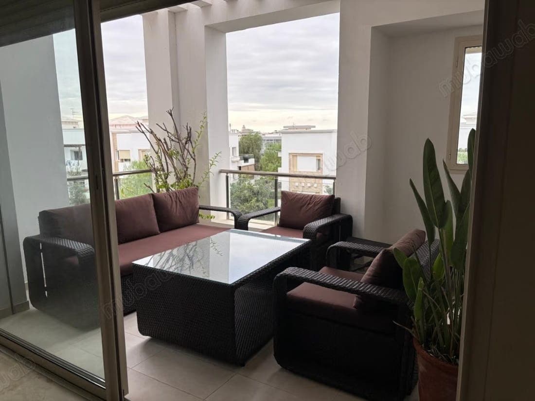Superbe appartement à vendre à Ville Verte. 5 pièces confortables. Double vitrage et…