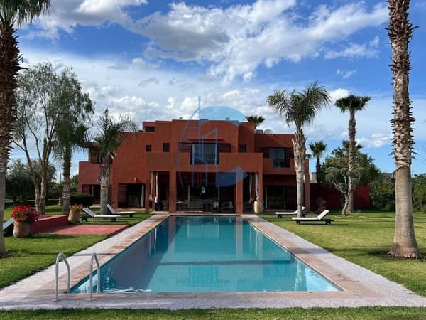 VILLA MAROCAIN CHIC SUR 1 HECTARE - 5 CH + 2 CH DU PERSONNEL - VENDUE MEUBLÉE &amp…