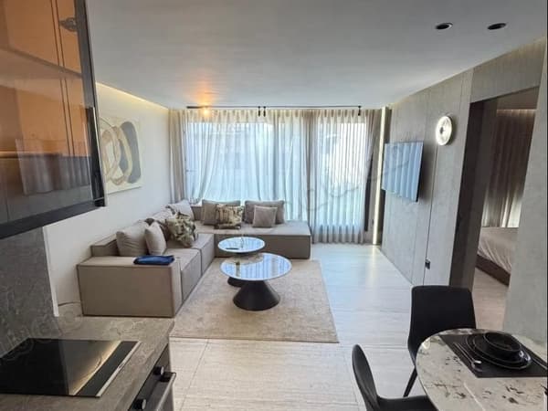 Premium studio not to be missed