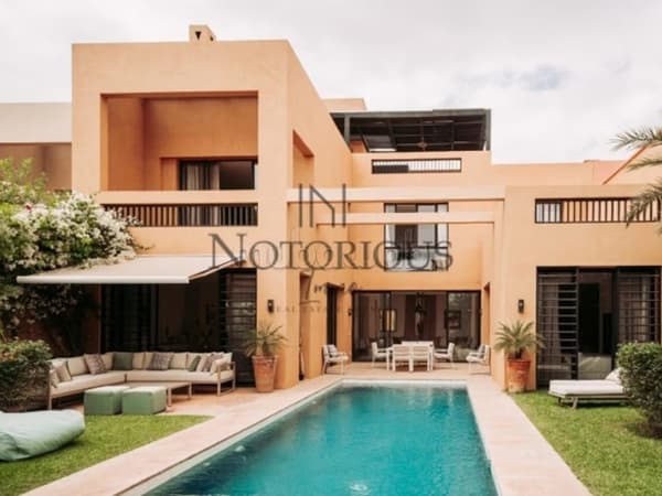 فيلا فاخرة للإيجار