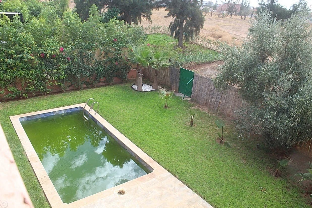Villa en alquiler sin amueblar de tres habitaciones