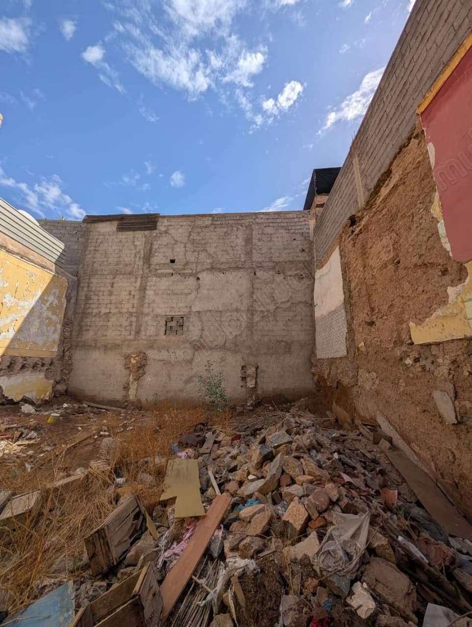 Terrain Titré de 110 m² à Vendre à Bab Doukkala