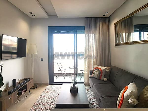 Studio meublé 47m2 5è étg Clim Balcon Bourgogne