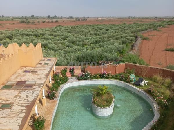 2 hectares et 7000m² avec villa titrée