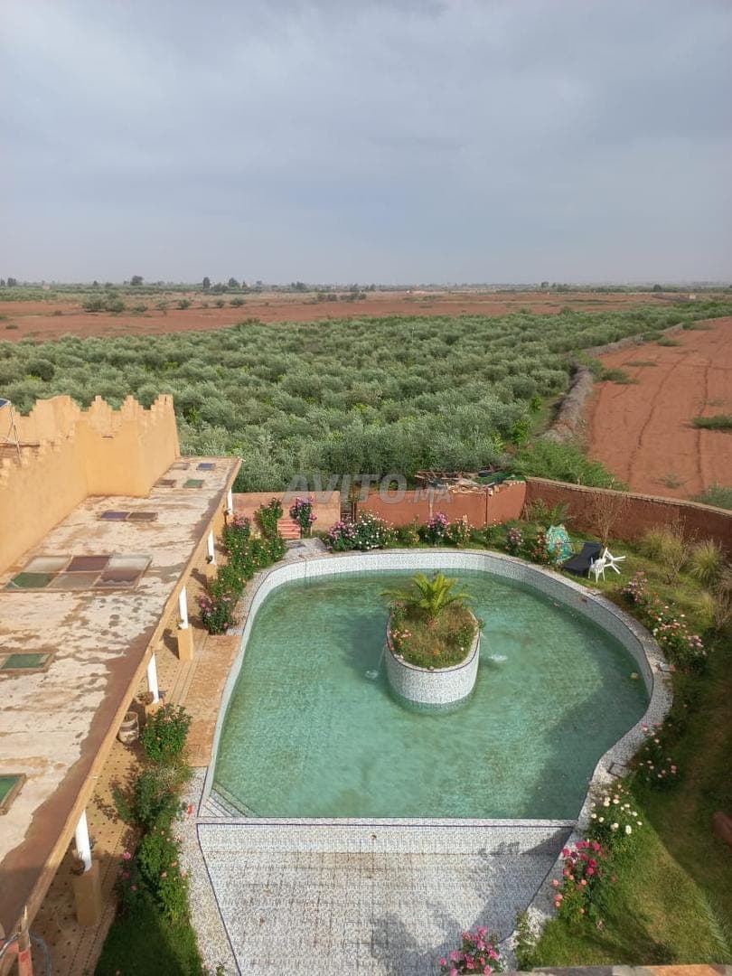 2 hectares et 7000m² avec villa titrée