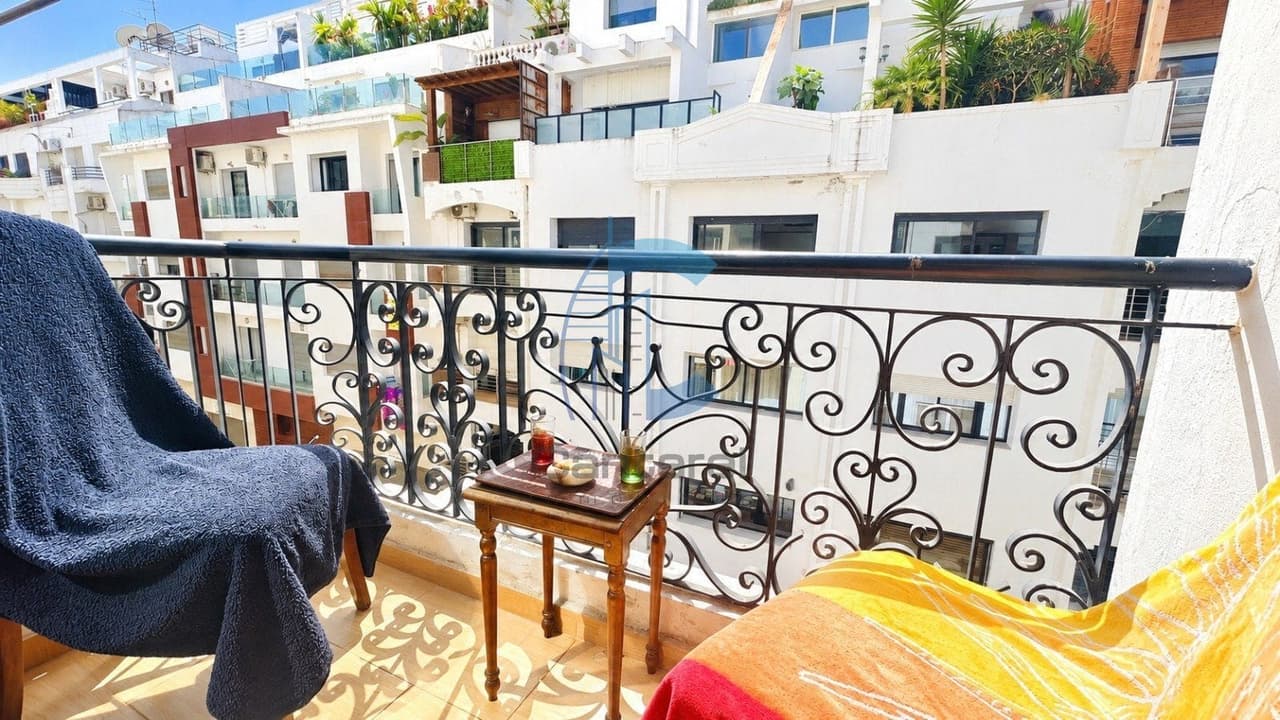 MOOI GEMEUBILEERD APPARTEMENT TE HUUR - RACINE -