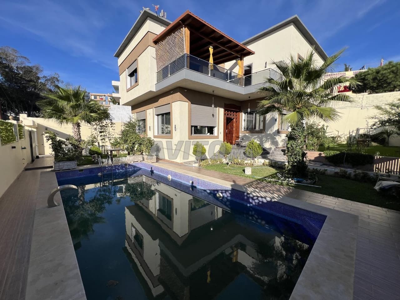 Prestige villa with panoramic sea view