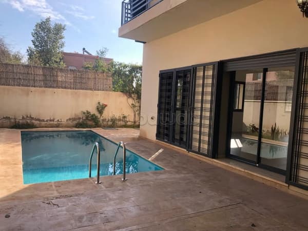 Belle villa à vendre de 304m² à Targa