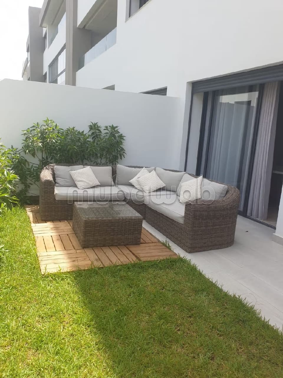 Beautiful new apartment with private garden