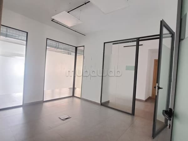 Bureaux en location à Racine. Superficie 211 m²