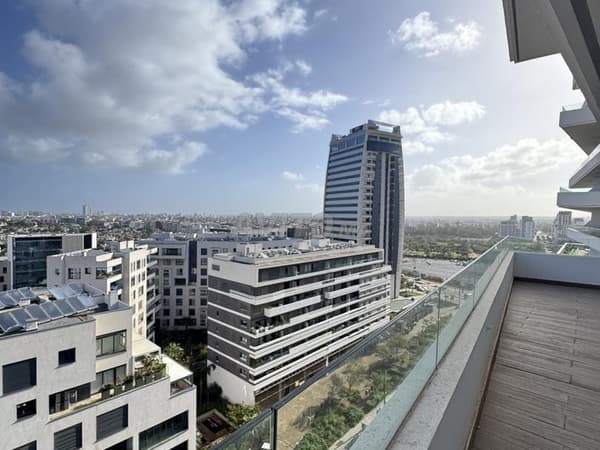 Magnifique appartement avec vue dégagée sur CFC