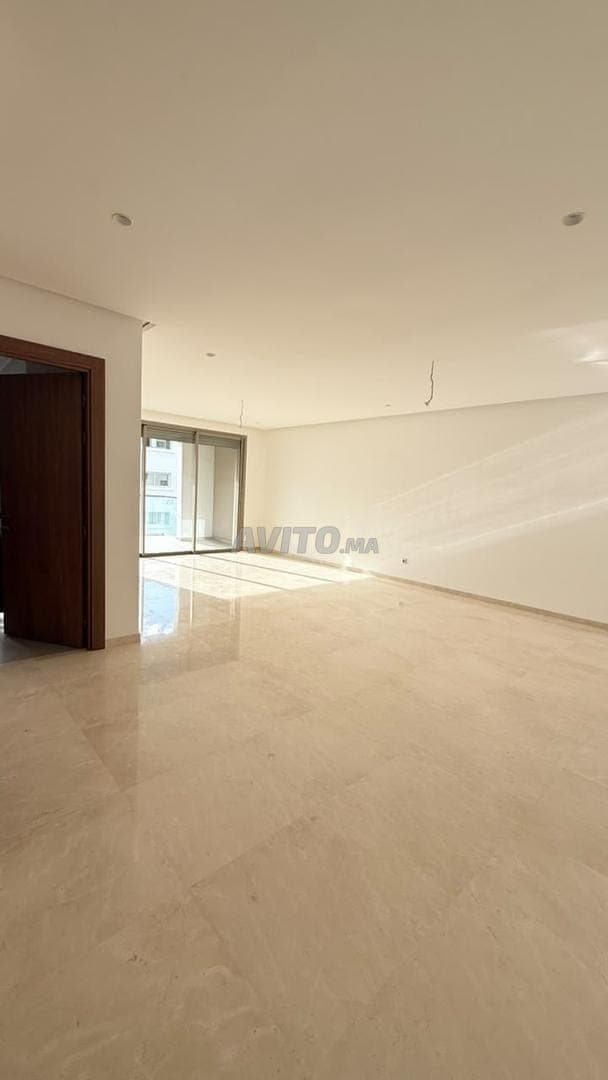 Appartement à louer 160 m² à Souissi RABAT