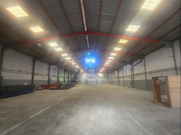 Louez ce hangar pour dépôt ou production à Aïn Sebaâ. Surface de 1367 m²