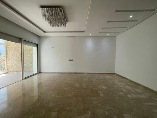 Joli appartement rez de jardin au quartier Hay Rayd