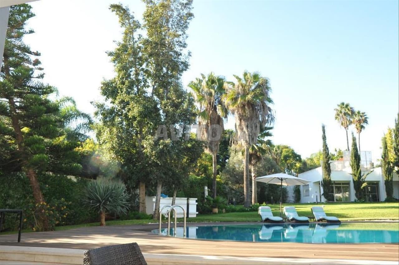 VILLA DE PRESTIGE À VENDRE – ANFA SUPÉRIEUR