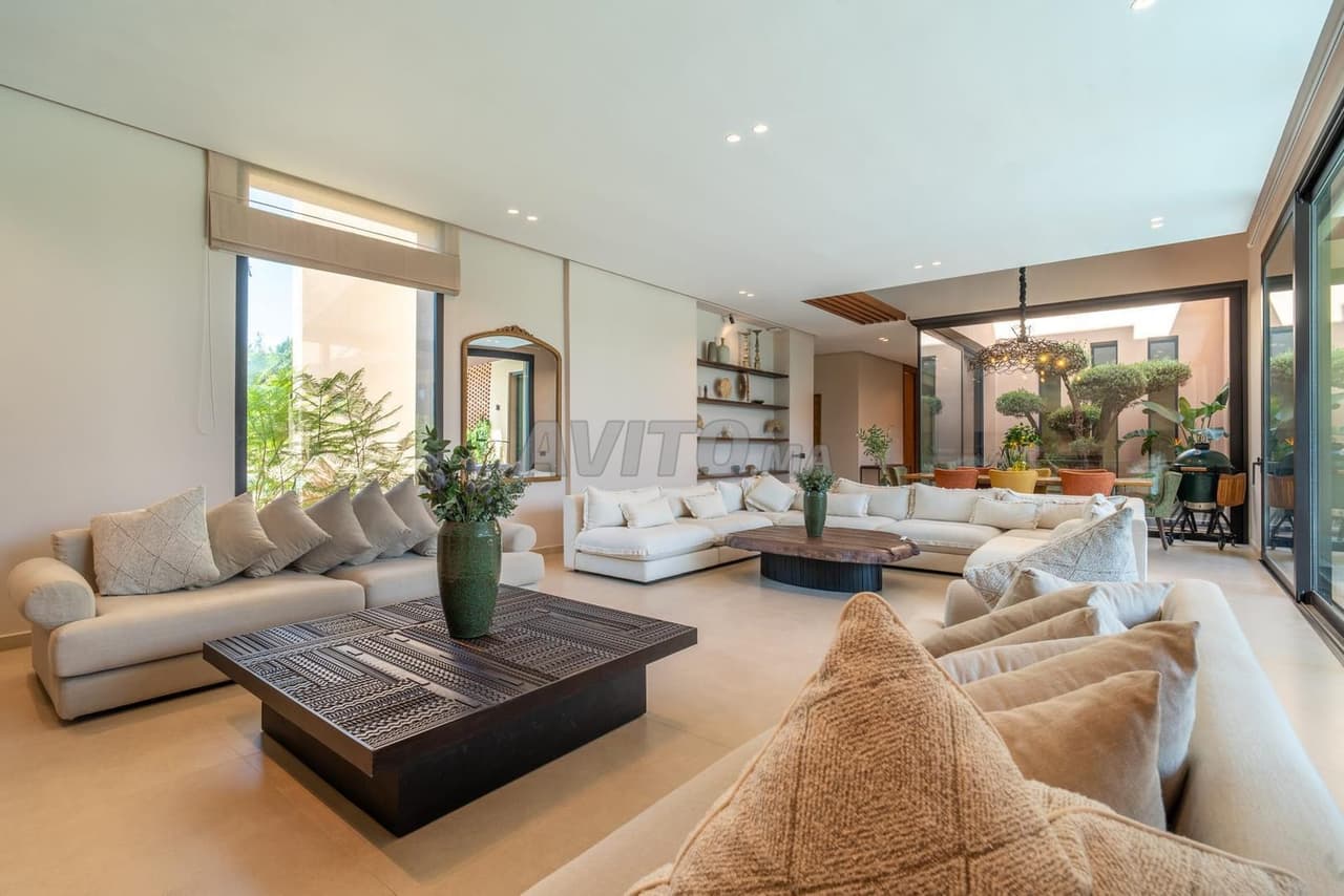 Contemporary villa golf al maaden