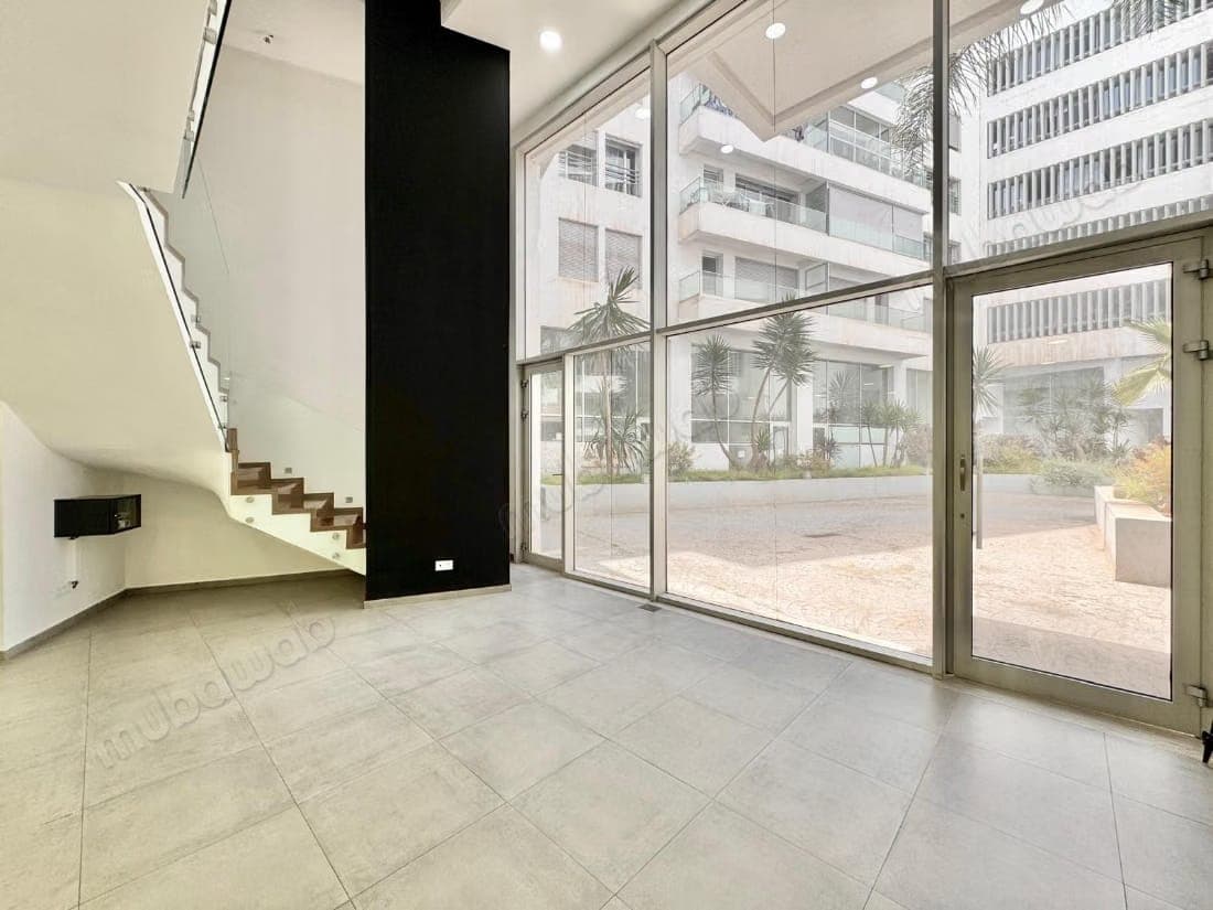 Beautiful commercial space of 105 m² for rent