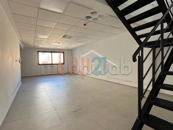 Duplex bureau à louer au Centre